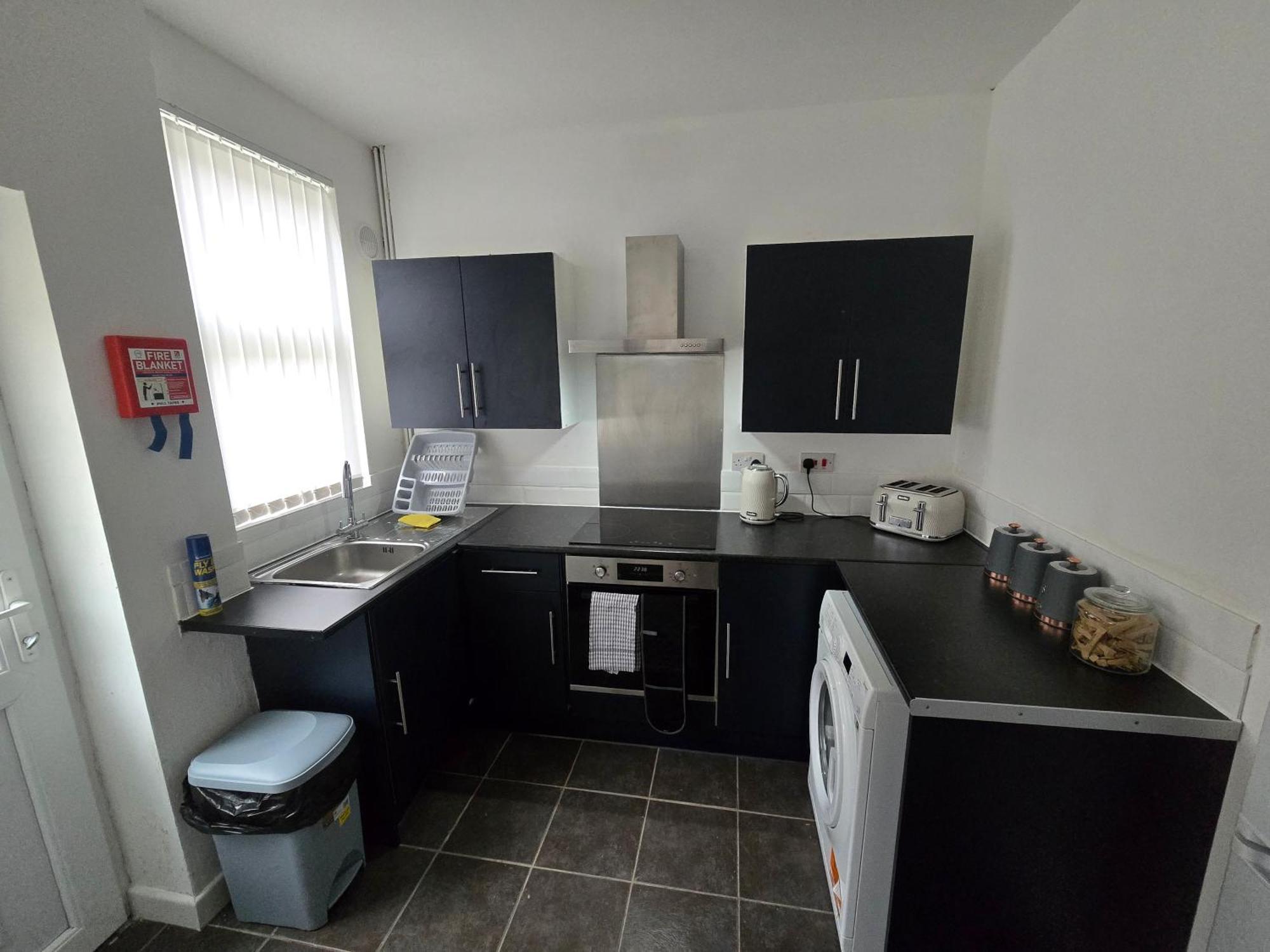 Anfield Guest House Sleeps 5 ลิเวอร์พูล ภายนอก รูปภาพ